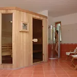 Hullam 4* Balatonmáriafürdő