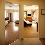 B&B Hullam 4*