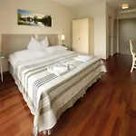 Hullam 4* Balatonmáriafürdő
