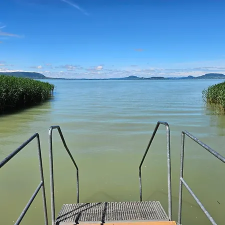 Hullám Balatonmáriafürdő