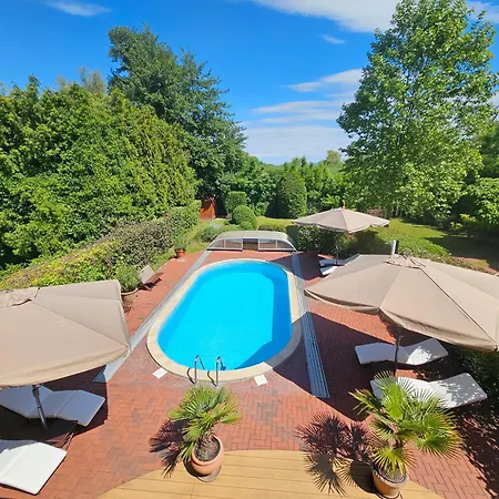 Hullám Bed and breakfast 4*