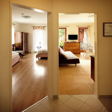 Bed and breakfast Hullám 4*