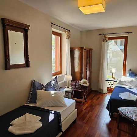Hullam Bed & Breakfast Balatonmariafurdo