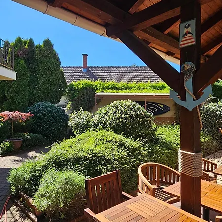 Hullam B&B 4*