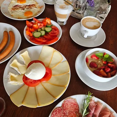 Hullam Bed & Breakfast Balatonmariafurdo