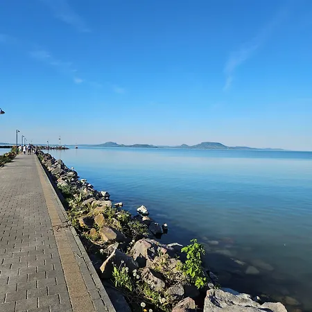 Bed & Breakfast Hullam Balatonmariafurdo