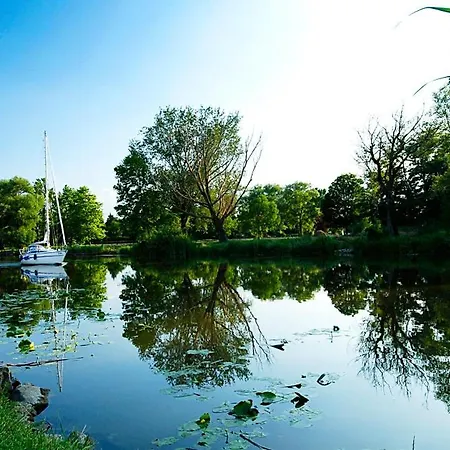 Hullam Bed & Breakfast