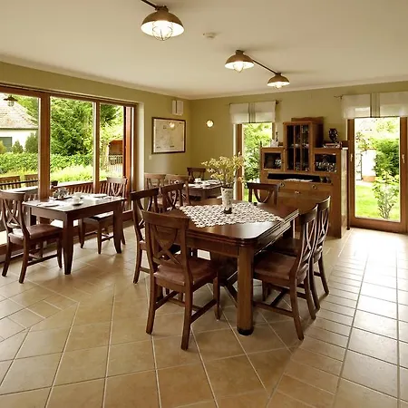 לינה וארוחת בוקר Hullam