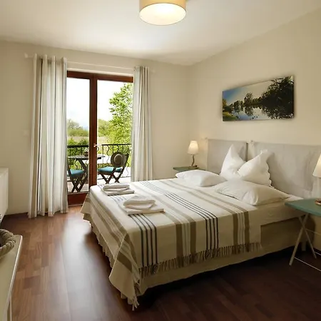 Hullam Bed and Breakfast