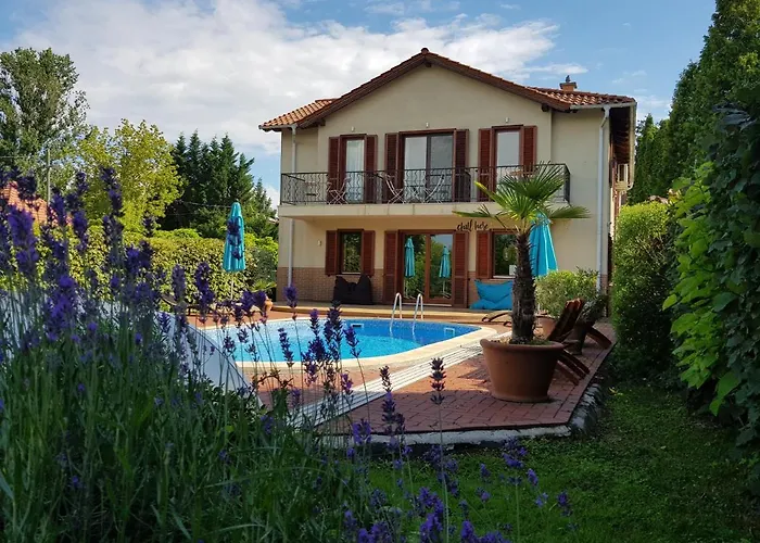 Hullam 4* Balatonmáriafürdő