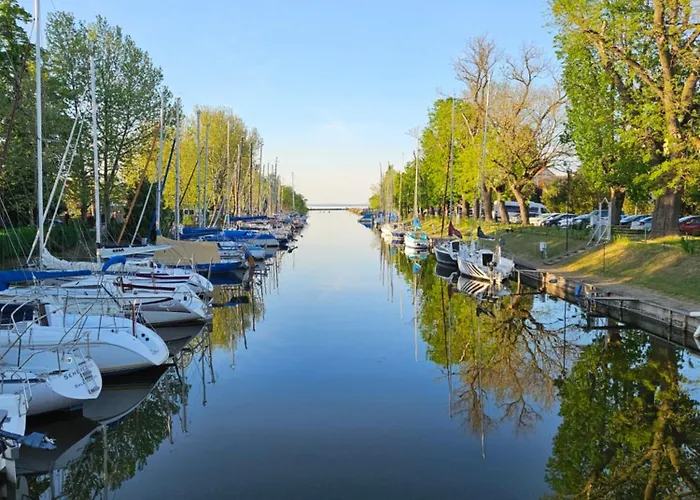 Hullam Bed & Breakfast Balatonmáriafürdő