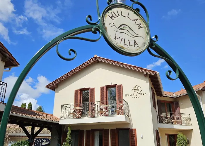 胡拉姆别墅住宿加早餐旅舍 住宿加早餐酒店 Balatonmáriafürdő