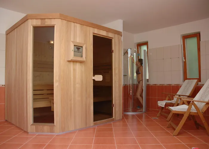 Hullam 4* Balatonmáriafürdő