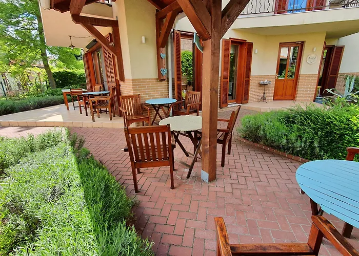 Bed & Breakfast Hullam 4*