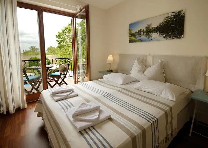 Hullam Bed & Breakfast Balatonmáriafürdő