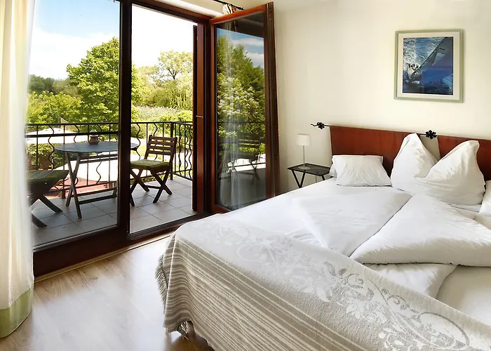 Bed & Breakfast Hullam 4*